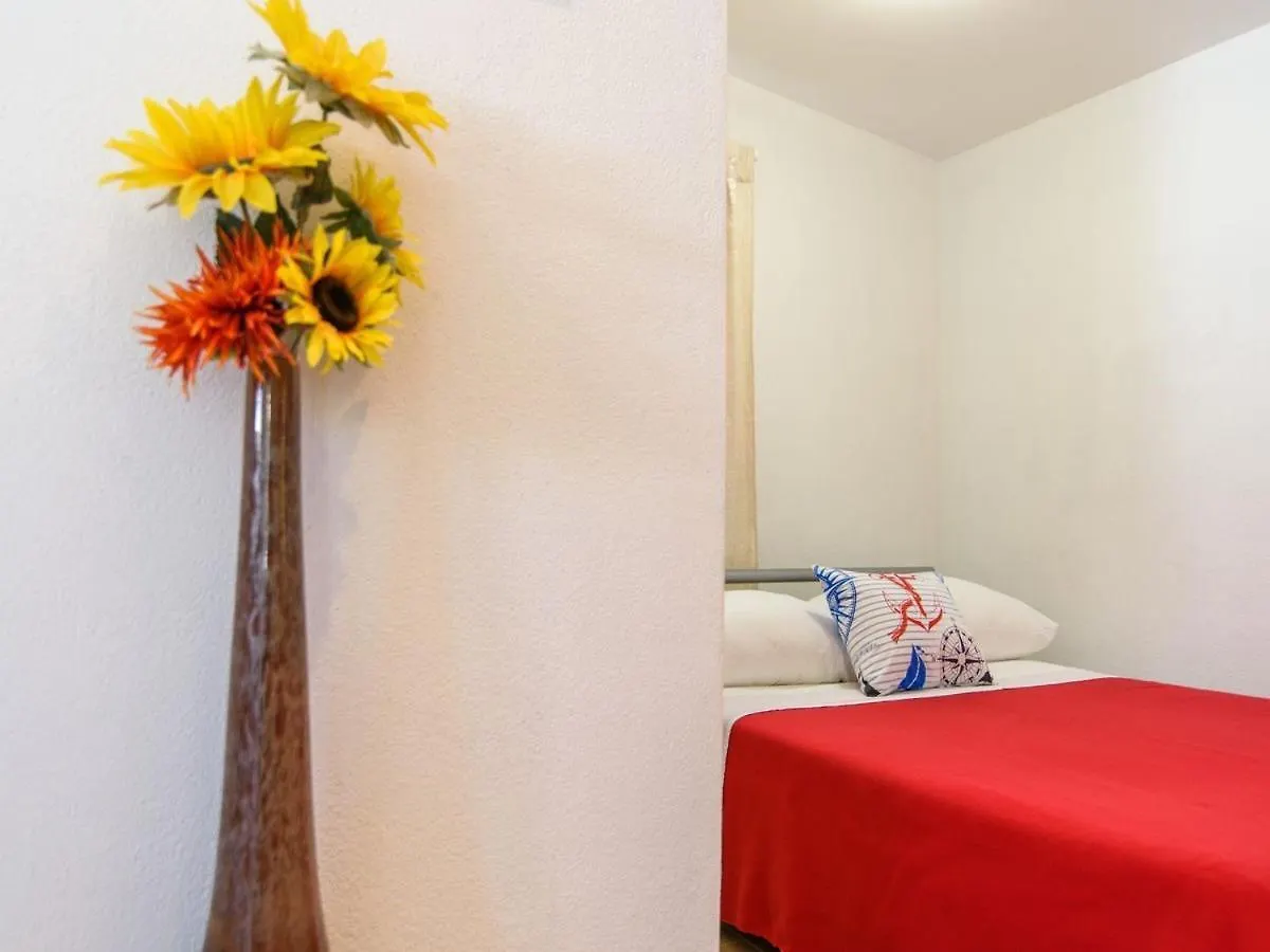Guest house Apartments Beba - Peaceful Location Trogir