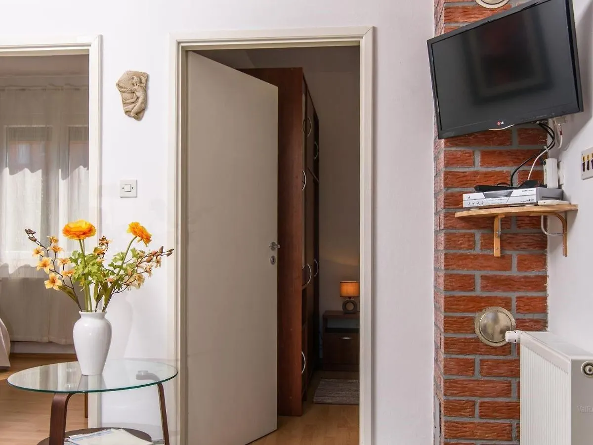 Apartments Beba - Peaceful Location تروغير 0*,